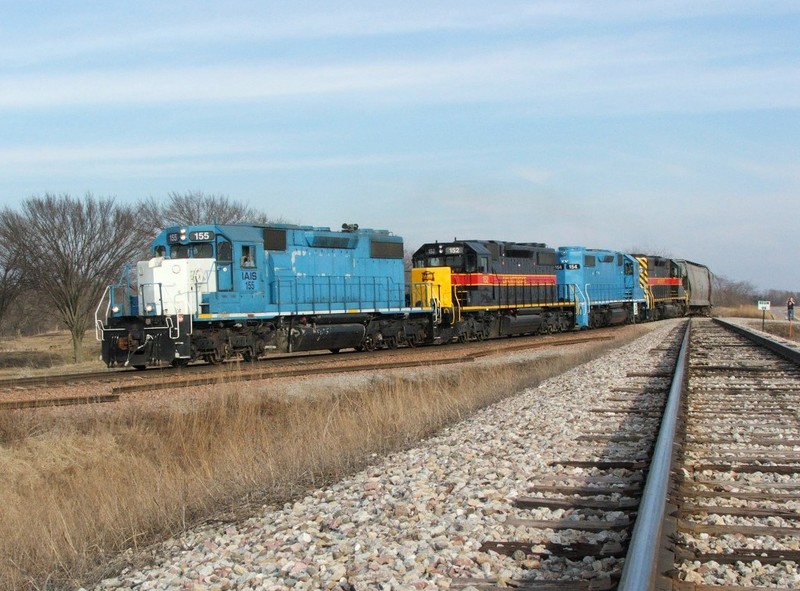 The four SD38-2's lean hard into the Yocum wye as they begine to turn back east heading for Cedar Rapids. This connection has a wicked super elevation.