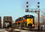 Iowa 706 leads another pair of 700's on the daily BICB out of Blue Island. 03-19-06