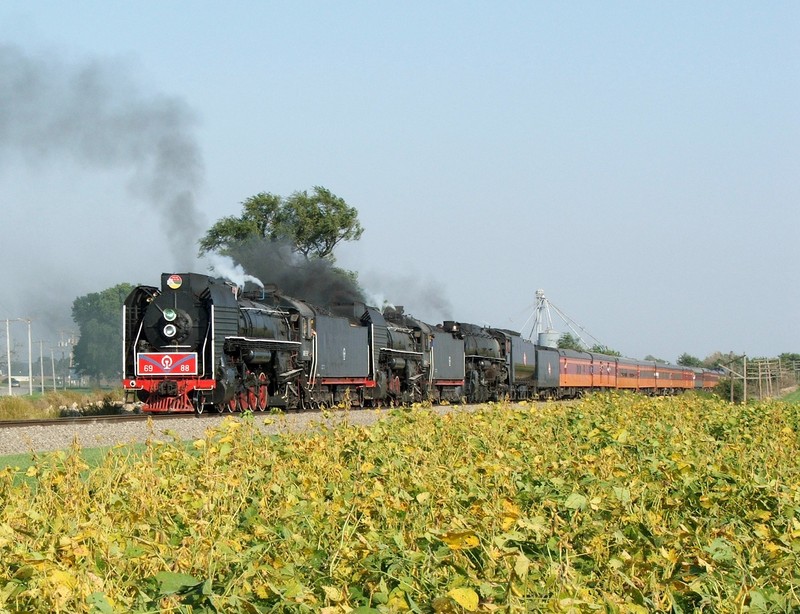 The special rolls by a nice bean field as they approach the second westbound stop at Geneseo.