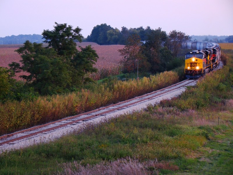 GEVO's on the ICCR approaching the Linn Benton Road bridge. 21-Sept-2008.