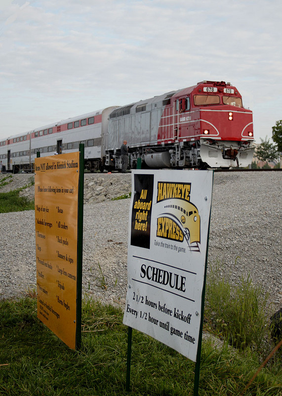 The Hawkeye Express gets a lot of fans in Coralville, IA.  02-Sept-2006.