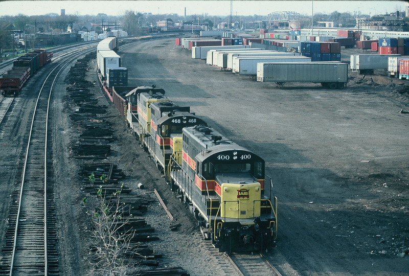 Eastbound at BI yard, 11-89, Bill Raia photo.