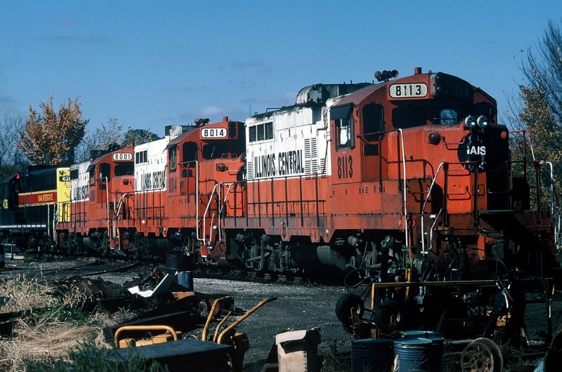 8113, 8014, 8001 and 436 back onto the yard track in the Iowa City yard. 21-Oct-87.