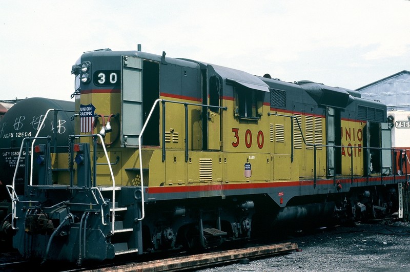 Ex-UP 300 on the house track in Iowa City. 13-August-1986.