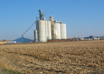 Spotting hoppers at Harlan elevator, Oct. 25, 2005.